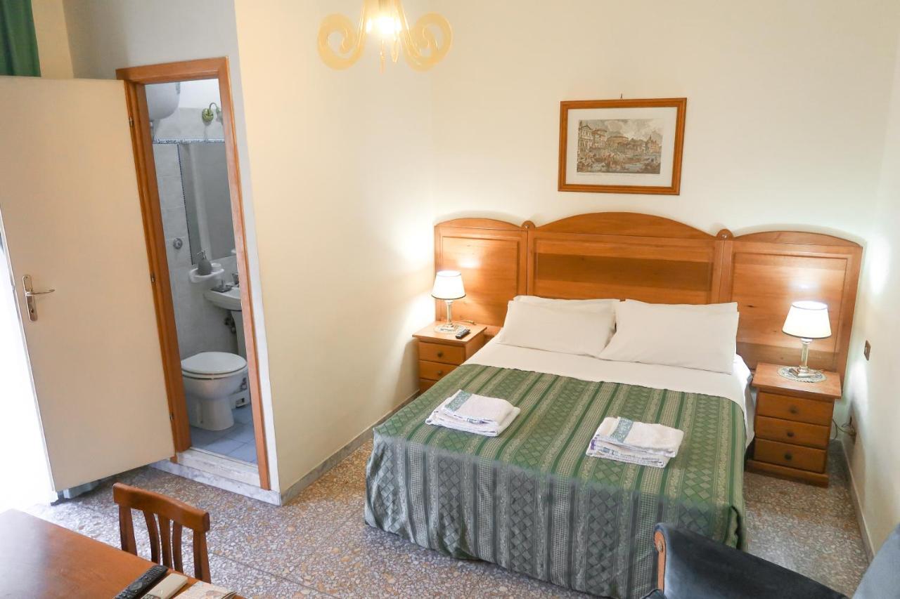 The Condottieri Rooms โรม ภายนอก รูปภาพ