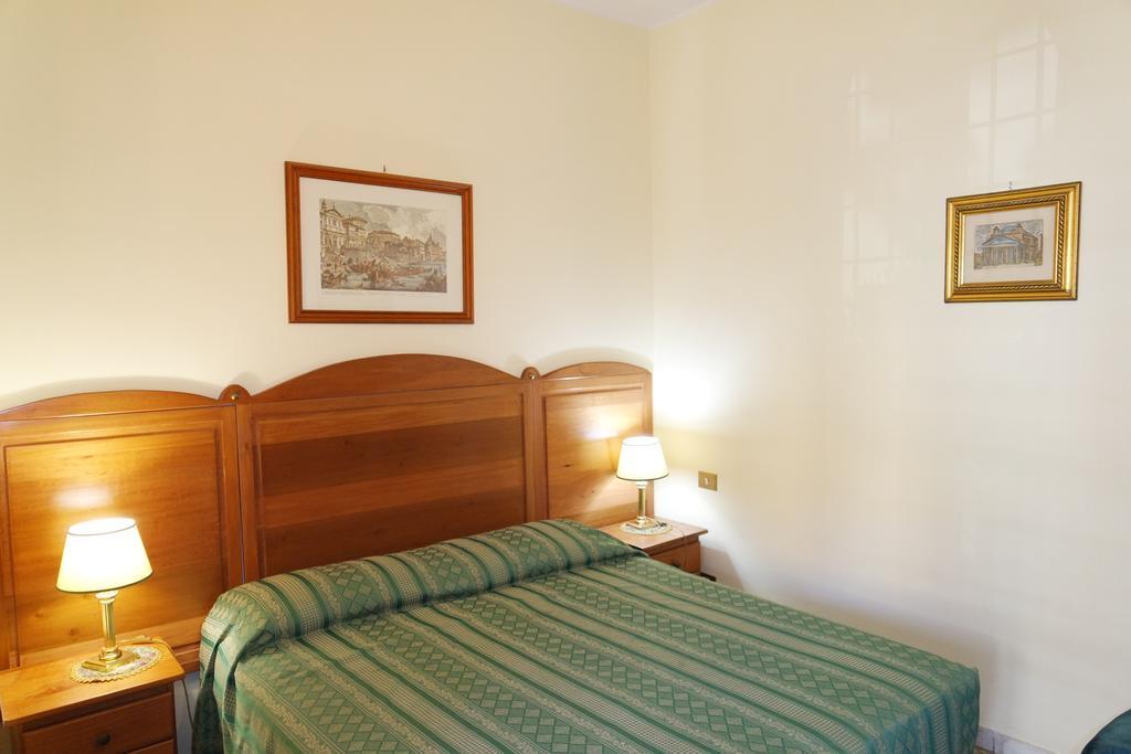 The Condottieri Rooms โรม ภายนอก รูปภาพ