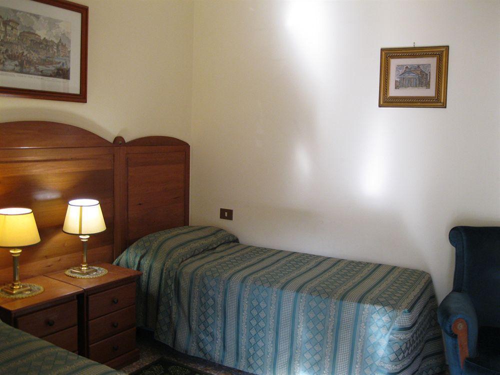 The Condottieri Rooms โรม ภายนอก รูปภาพ