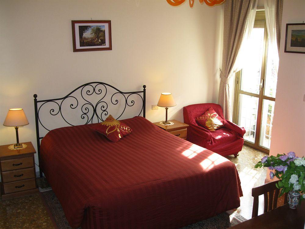 The Condottieri Rooms โรม ภายนอก รูปภาพ